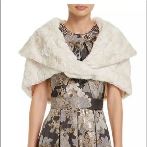 Eliza J Off White Faux Fur Capelet size XL